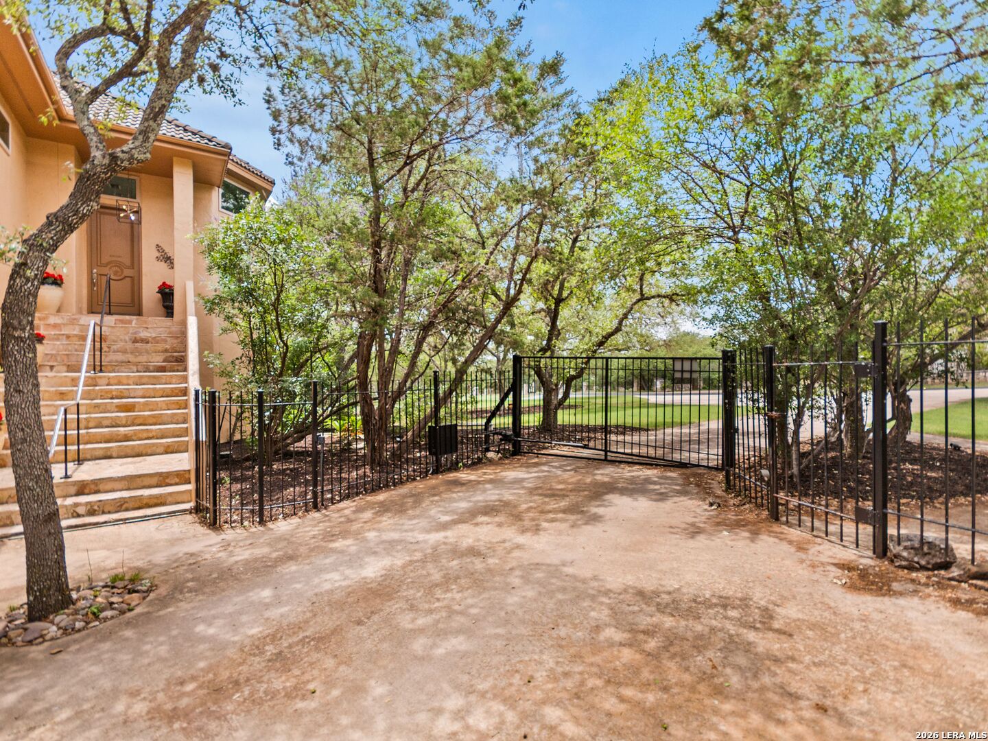 31360 Wild Oak Hill Fair Oaks Ranch TX 78015