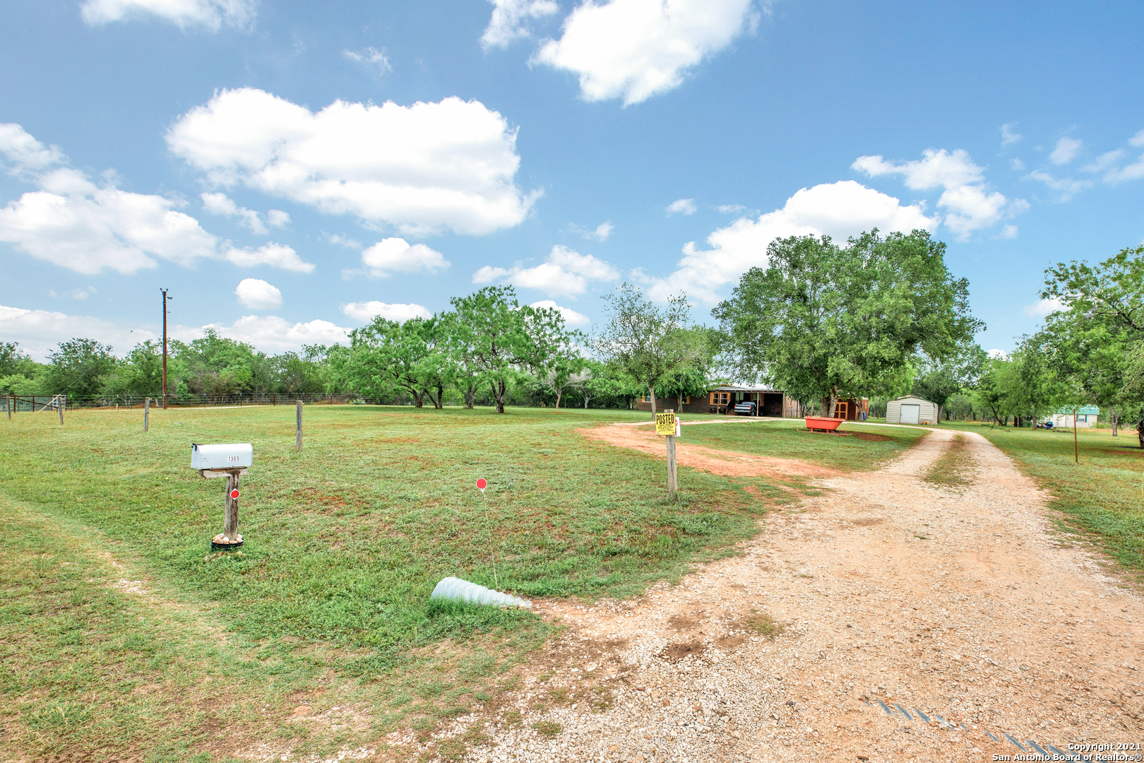1305 Rawhide Road Seguin TX 78155