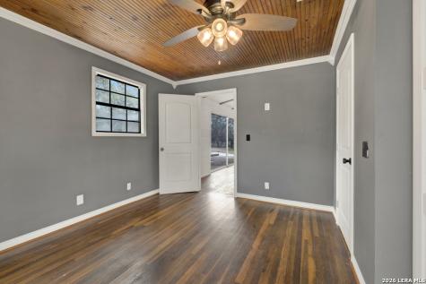 499 Lakeway Spring Branch TX 78070
