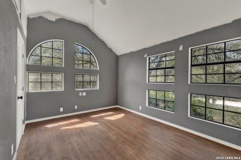 499 Lakeway Spring Branch TX 78070