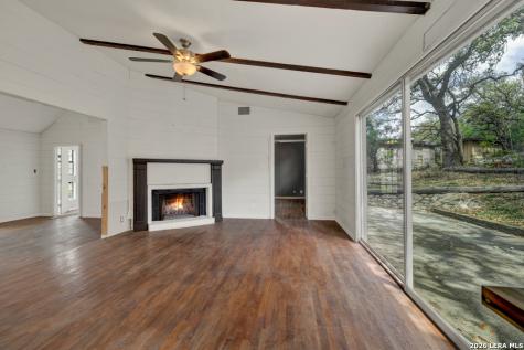 499 Lakeway Spring Branch TX 78070