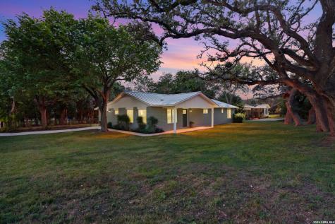 404 Oak Park Drive Boerne TX 78006
