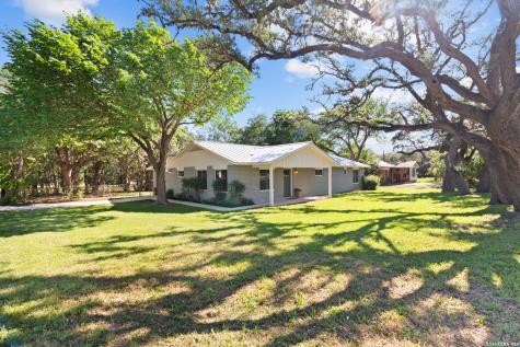 404 Oak Park Drive Boerne TX 78006