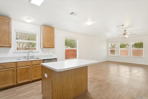 5138 Stormy Hills San Antonio TX 78247