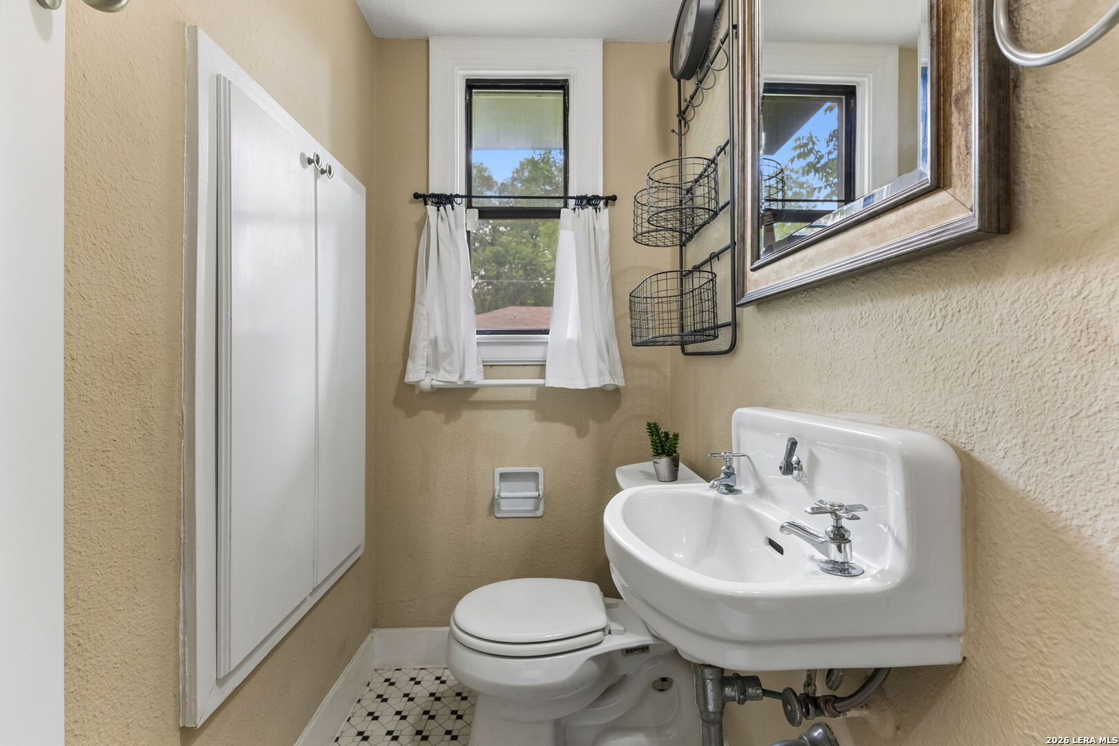 567 Donaldson San Antonio TX 78201