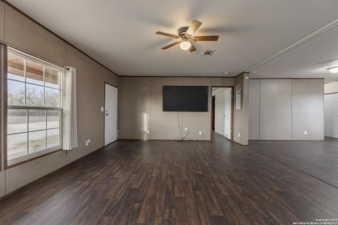 300 Private Road 2743 Moore TX 78057