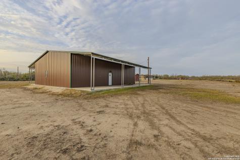 300 Private Road 2743 Moore TX 78057