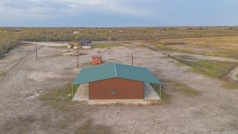 300 Private Road 2743 Moore TX 78057
