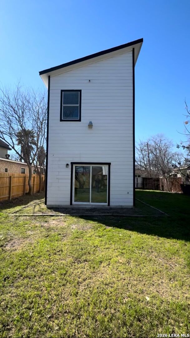 642 N San Gabriel San Antonio TX 78228