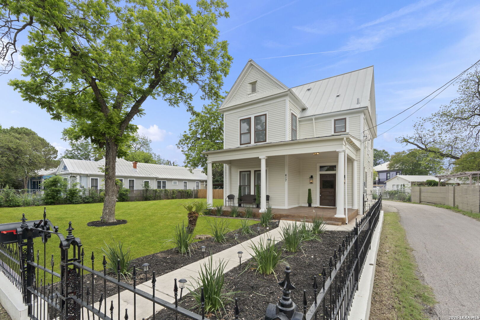 617 E Guenther Street San Antonio TX 78210