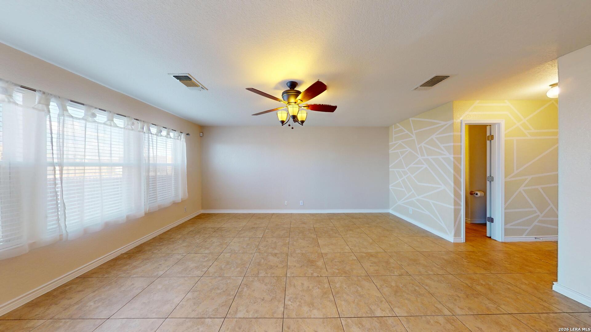 147 Woodstone Loop Cibolo TX 78108