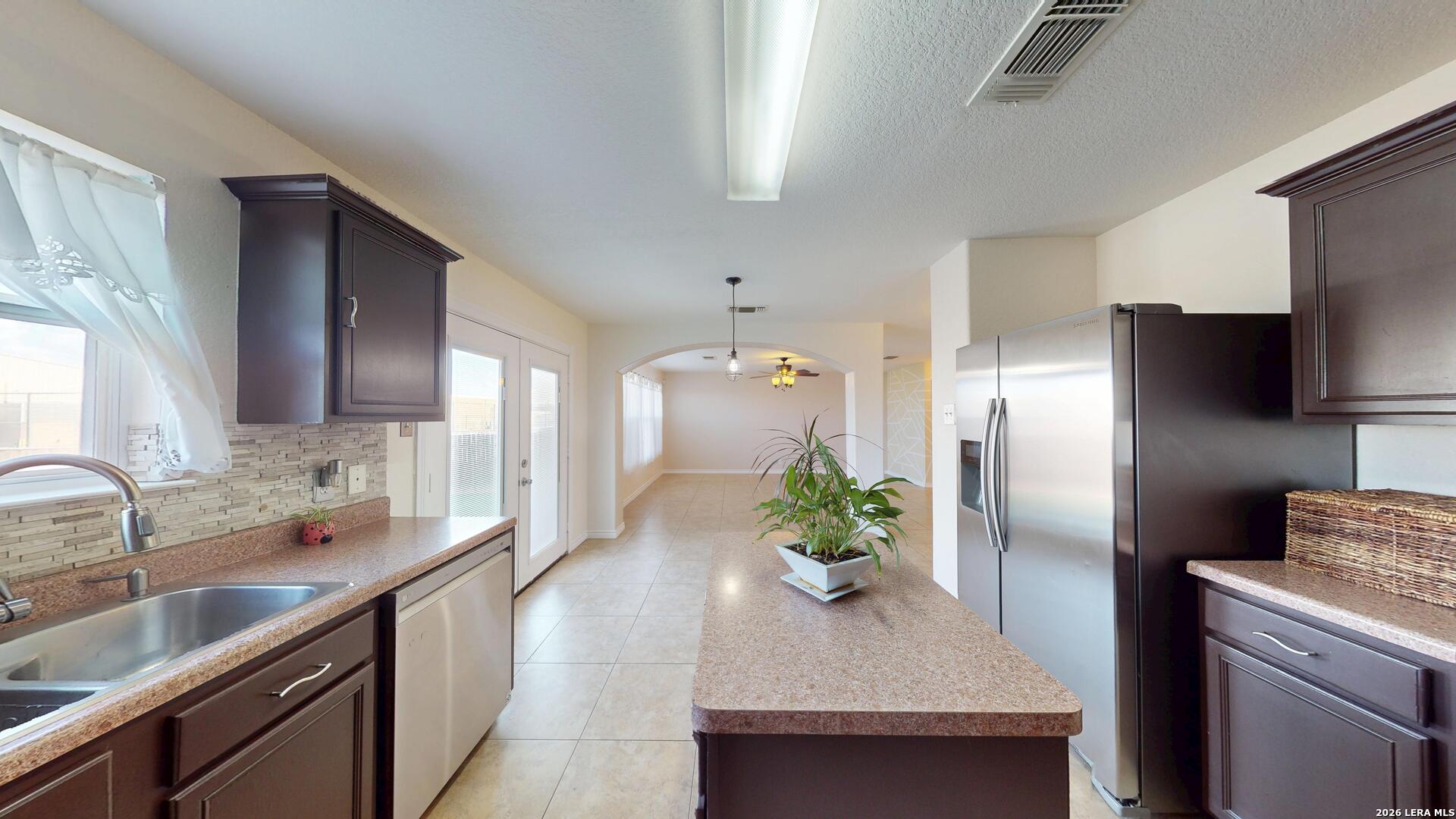 147 Woodstone Loop Cibolo TX 78108
