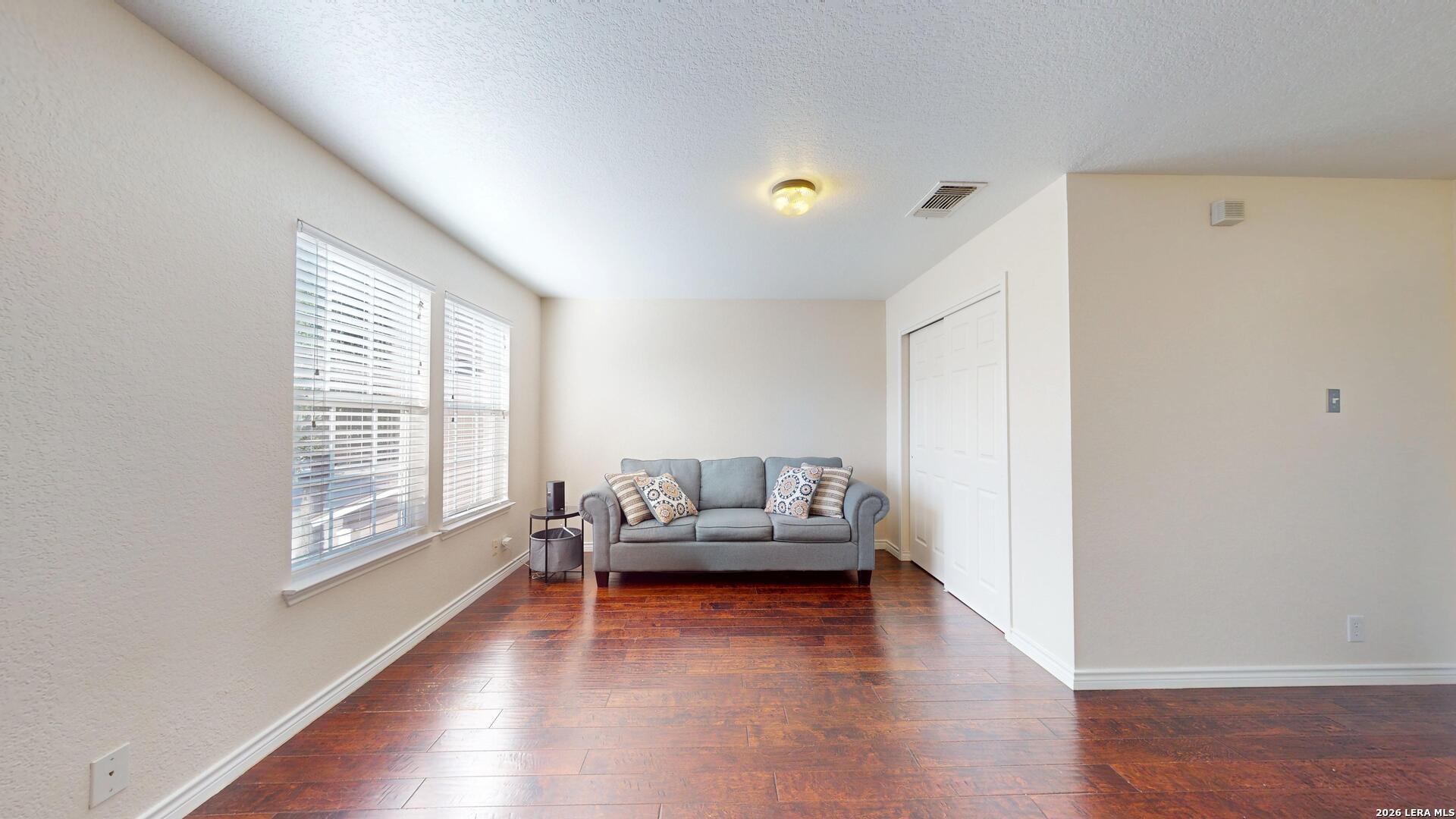 147 Woodstone Loop Cibolo TX 78108