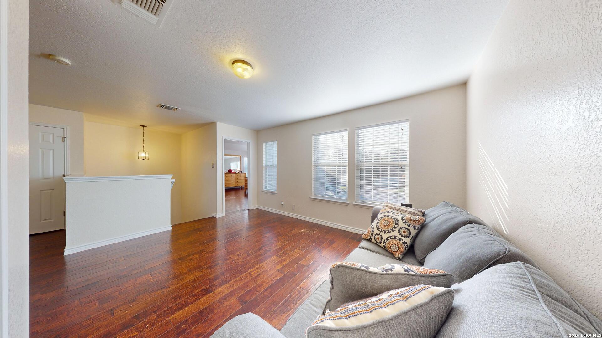 147 Woodstone Loop Cibolo TX 78108