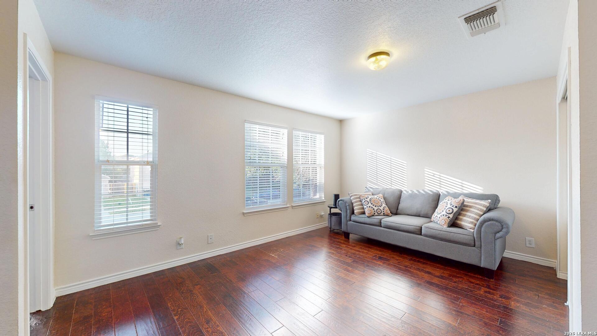 147 Woodstone Loop Cibolo TX 78108