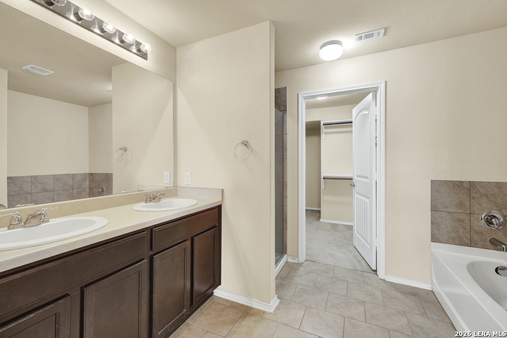 11514 Tiger Woods San Antonio TX 78221