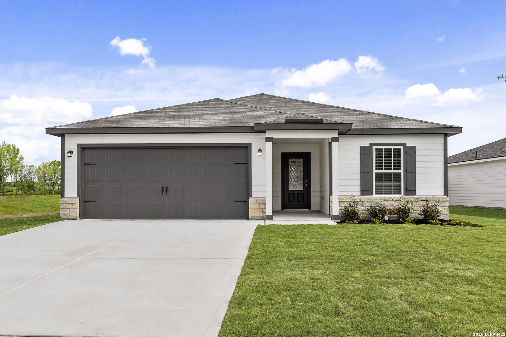 16201 Farmer Lytle TX 78052