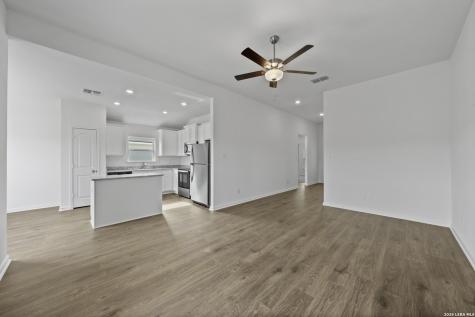 16201 Farmer Lytle TX 78052