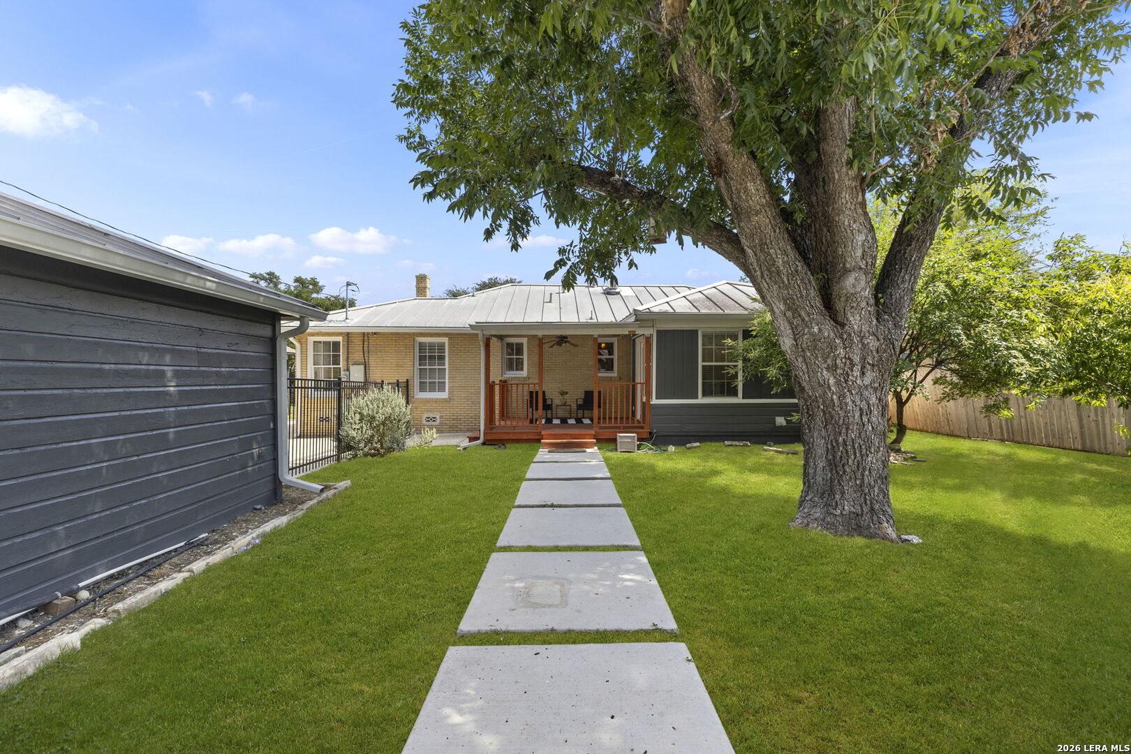 2423 W Summit Avenue San Antonio TX 78228