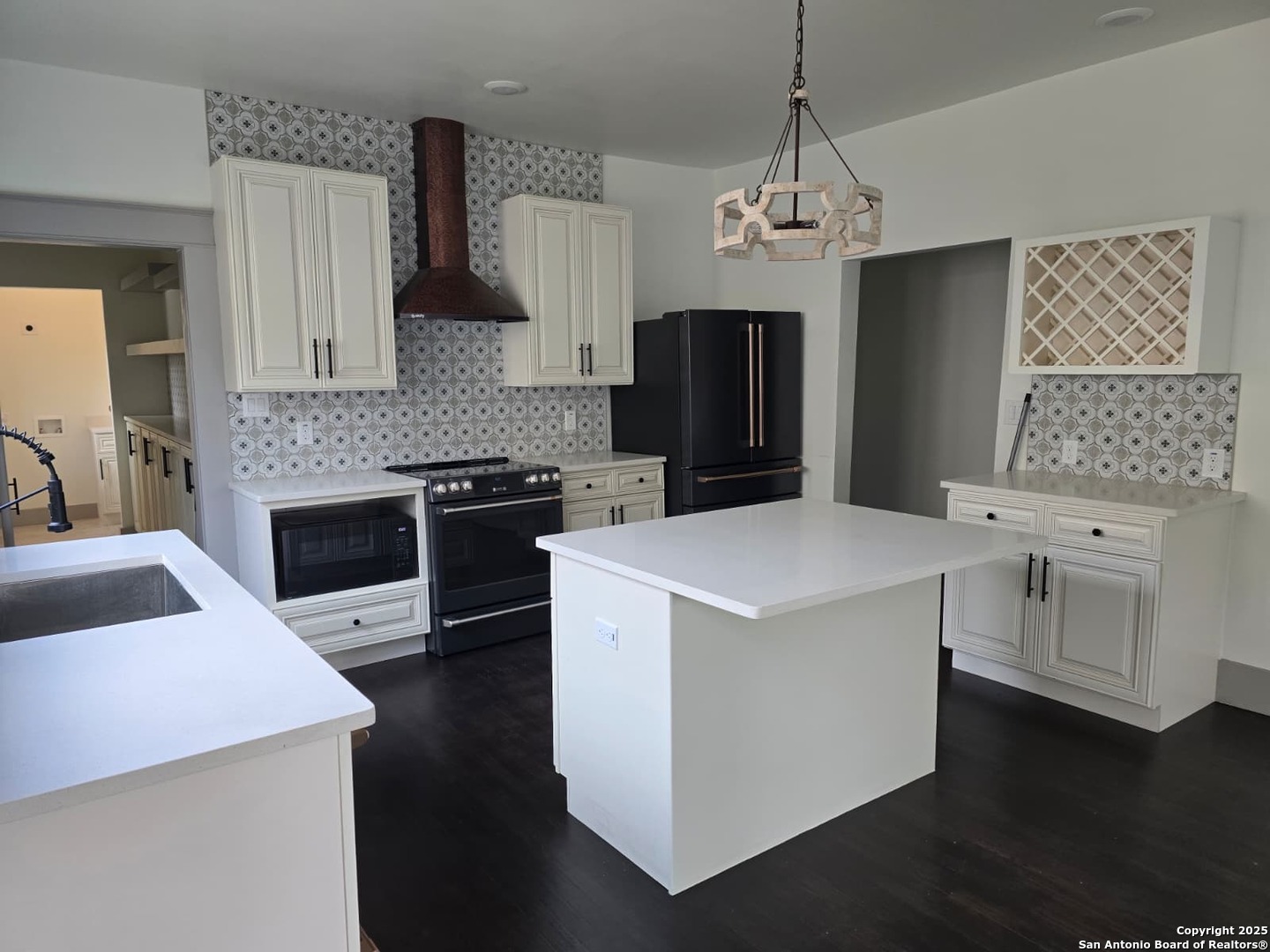 501 W Agarita San Antonio TX 78212