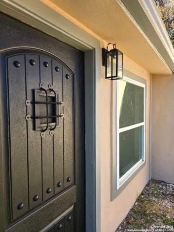 501 W Agarita San Antonio TX 78212