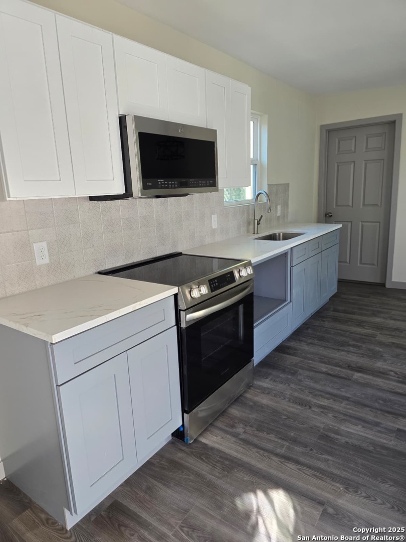 501 W Agarita San Antonio TX 78212