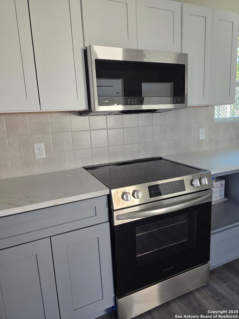 501 W Agarita San Antonio TX 78212