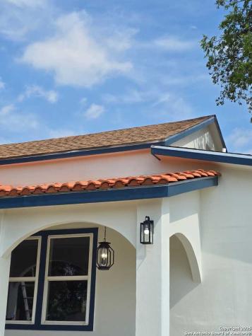 501 W Agarita San Antonio TX 78212