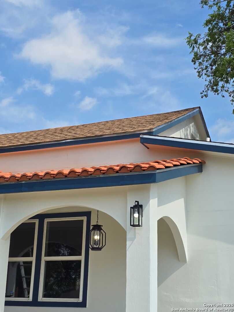 501 W Agarita San Antonio TX 78212