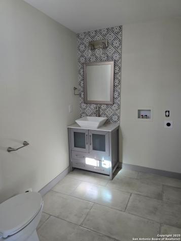 501 W Agarita San Antonio TX 78212