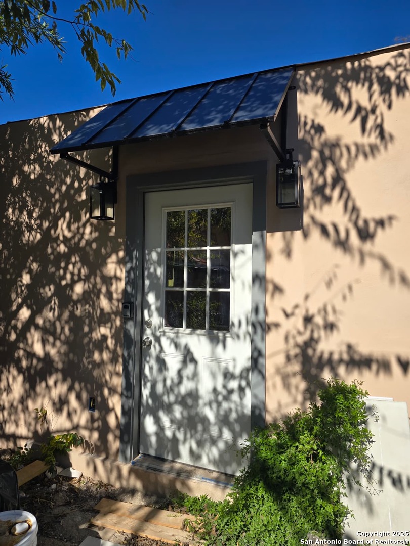 501 W Agarita San Antonio TX 78212