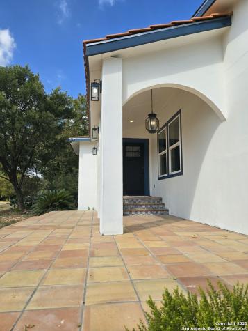 501 W Agarita San Antonio TX 78212