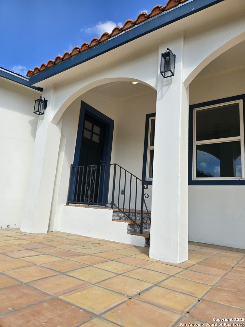 501 W Agarita San Antonio TX 78212