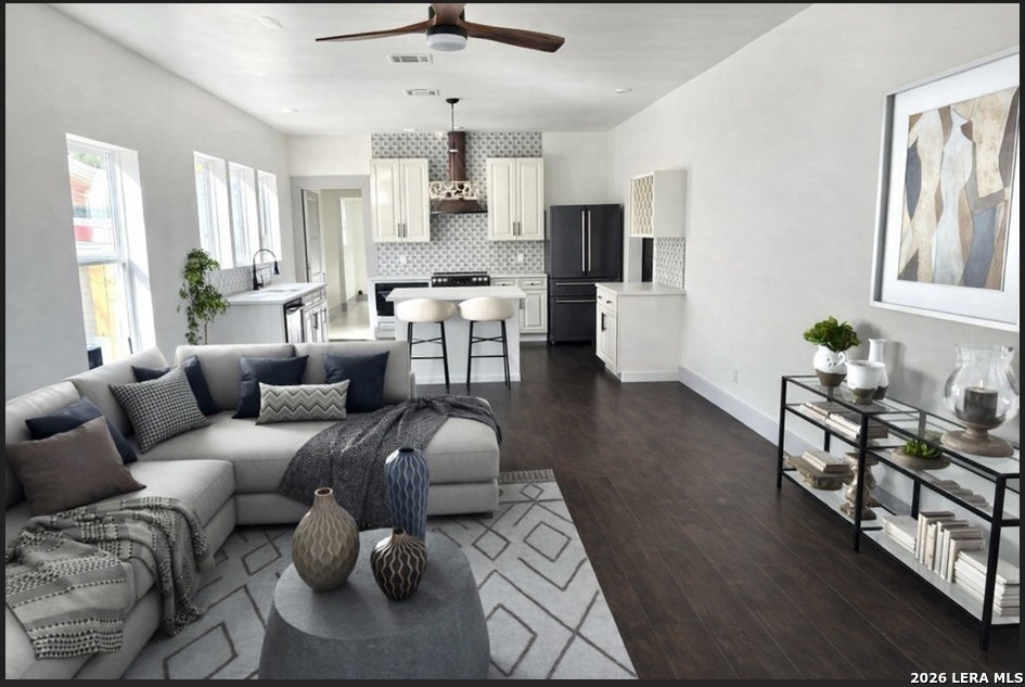 501 W Agarita San Antonio TX 78212