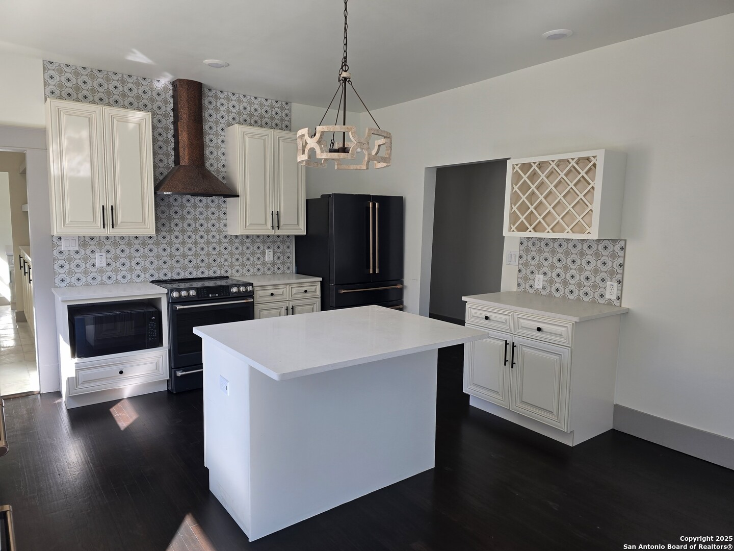 501 W Agarita San Antonio TX 78212