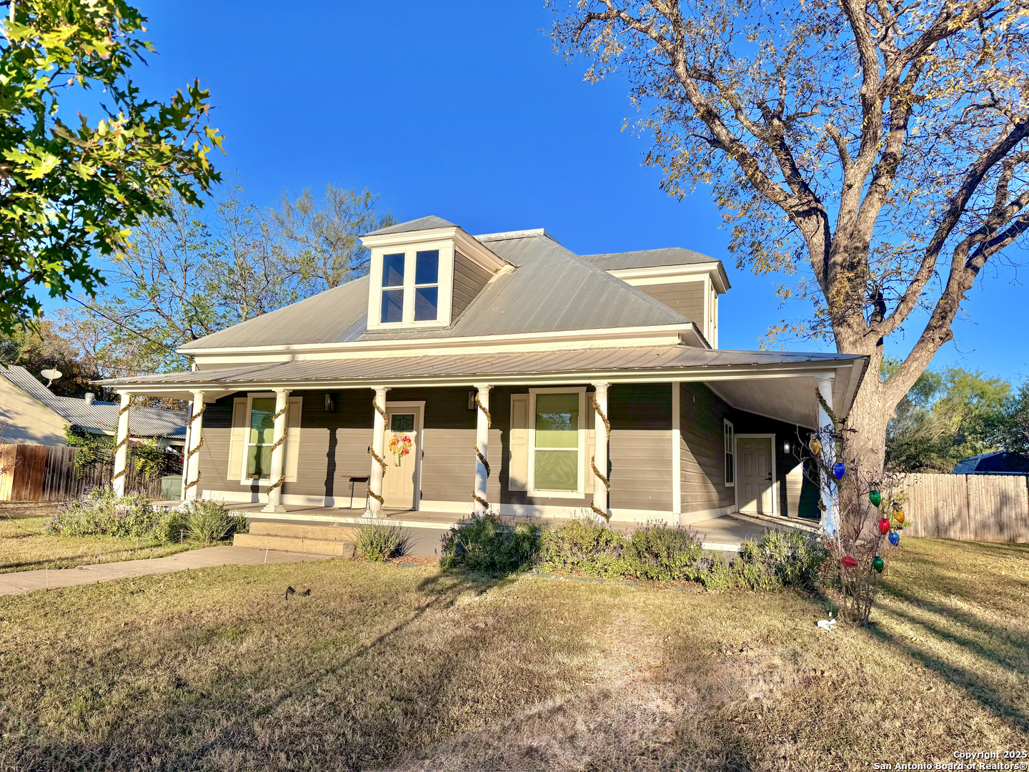 1106 N High Uvalde TX 78801