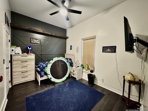 1106 N High Uvalde TX 78801