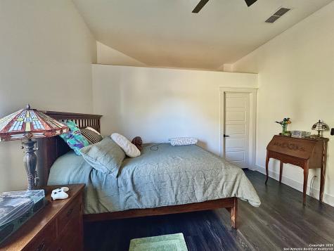 1106 N High Uvalde TX 78801