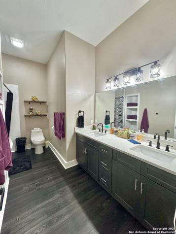 1106 N High Uvalde TX 78801