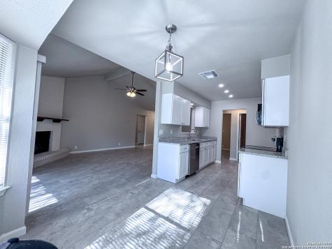 4635 French Meadow San Antonio TX 78250