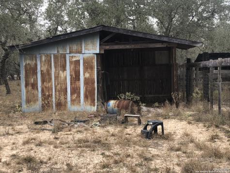 156 County Road 781 Natalia TX 78059