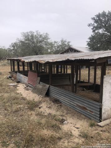 156 County Road 781 Natalia TX 78059