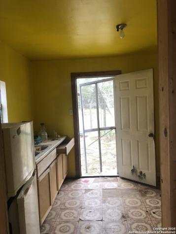 156 County Road 781 Natalia TX 78059