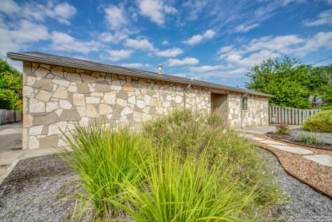 606 N School Street Boerne TX 78006