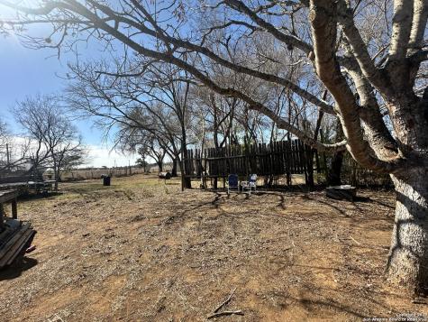 14998 Adkins Elmendorf Elmendorf TX 78112