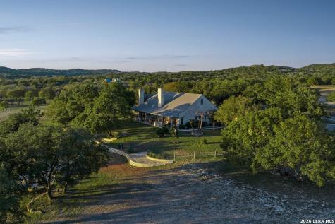 521 Bluff Creek Center Point TX 78010