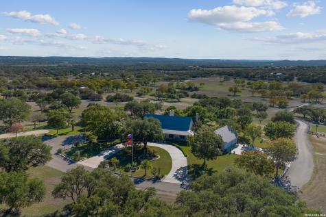 521 Bluff Creek Center Point TX 78010