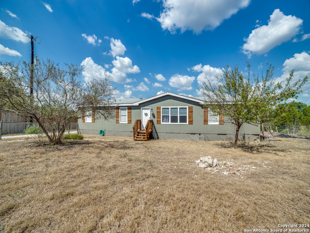 1097 Mountain View Drive Canyon Lake TX 78133