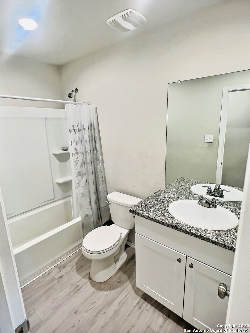 7507 Vista Grove San Antonio TX 78242