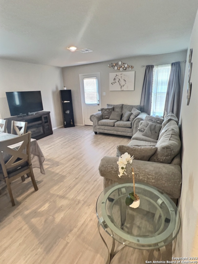 7507 Vista Grove San Antonio TX 78242